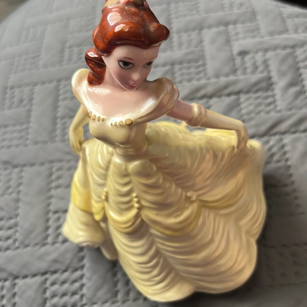 Belle beauty and the beast Bell